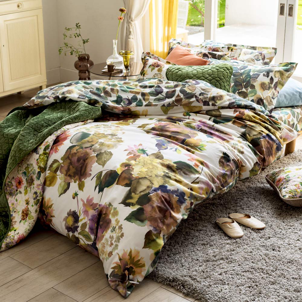 DESIGNERS GUILD�@�J�o�[�����O�q�p���X�t�����[�r�@�|���z�c�J�o�[ ���f�U�C���̃}���`�J�o�[�V���[�Y�ƍ��킹�ĐQ�����R�[�f�B�l�[�g���Ă��f�G�ł��B�����͂��͊|���z�c�J�o�[�ł��B