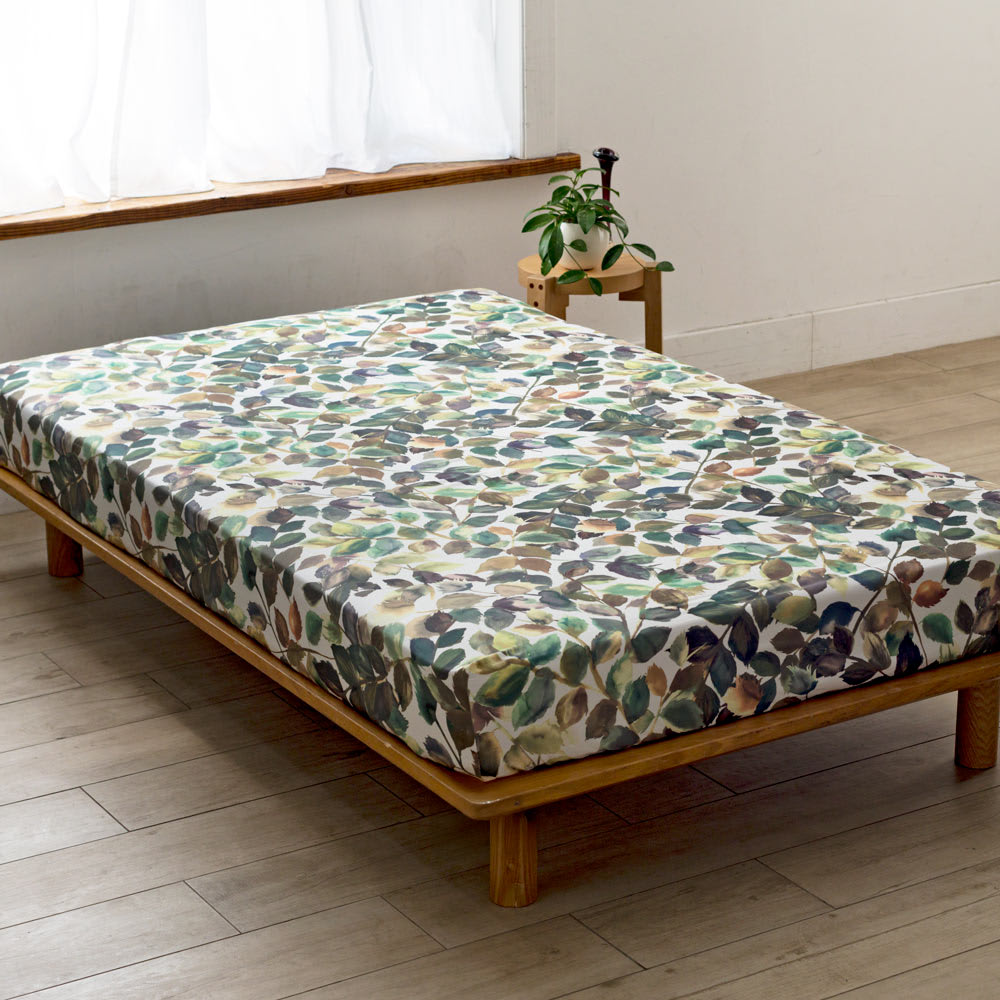 DESIGNERS GUILD�@�J�o�[�����O�q�p���X�t�����[�r�@�{�b�N�X�V�[�c �p���f�U�C���̔��������[�t���ƁA��100%�T�e�����n�̂Ȃ߂炩�Ȕ�����������y���݂��������܂��B���t���ȒP�ȑS���S���d�l�B