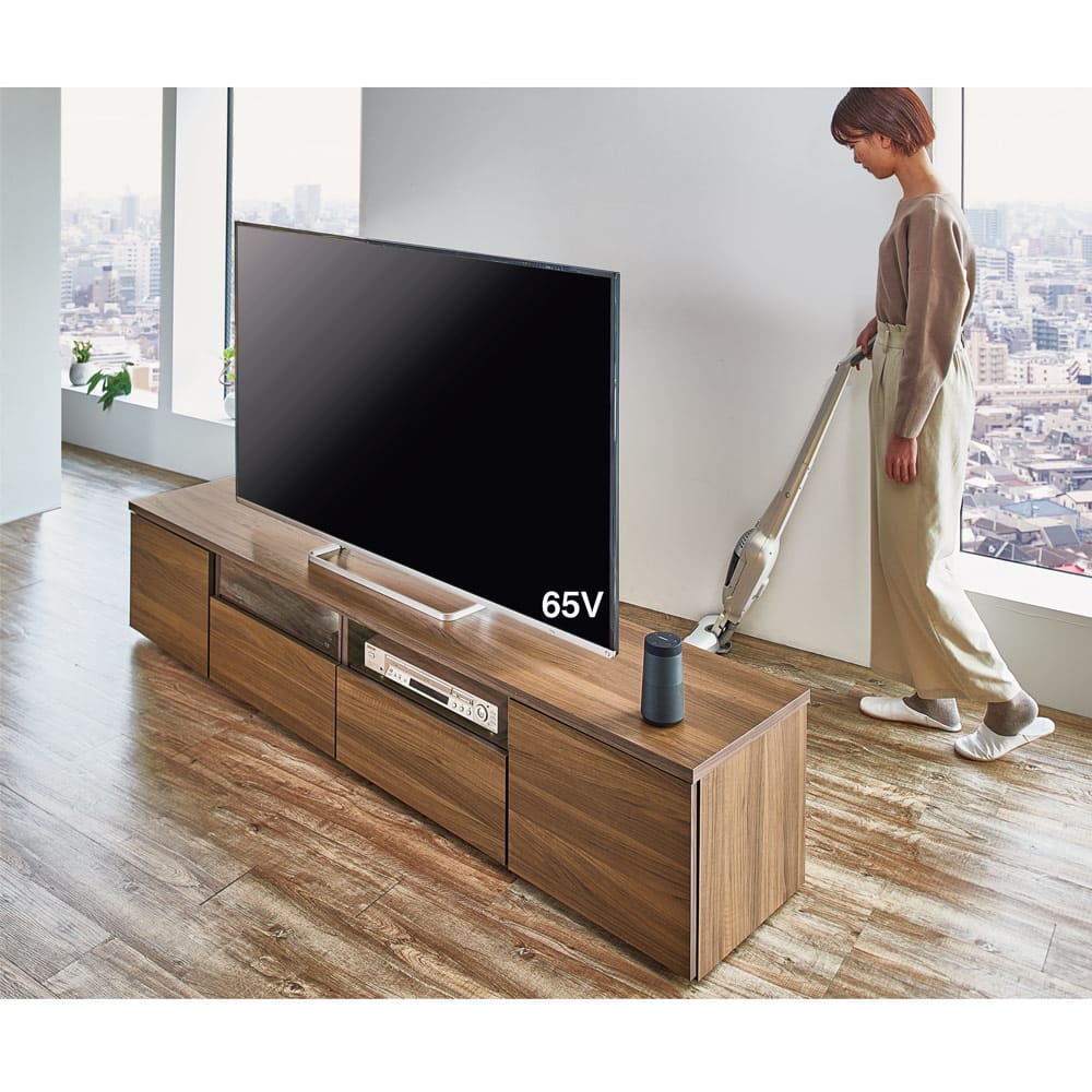 大画面TVを置いても楽々移動!隠しキャスター付きテレビ台・テレビ
